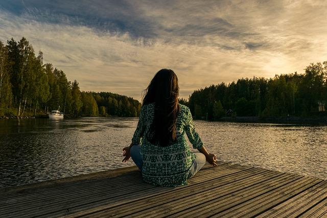 Understanding the Complex Relationship Between Meditation‌ and Mental Health